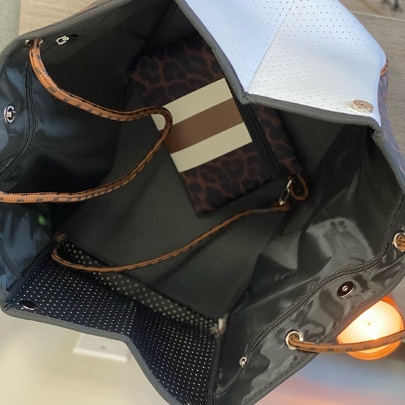 Brand NEW Georgia Neoprene Tote Bag & Clutch~ Brown & Cream Leopard 🧡 - Picture 3 of 12